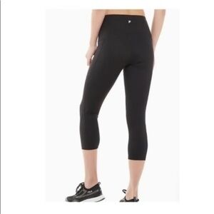 NWOT New Fila Sport Capri Leggings size XS